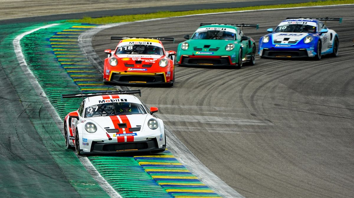 Děsivá nehoda při víkendu F1. Vůz metal salta